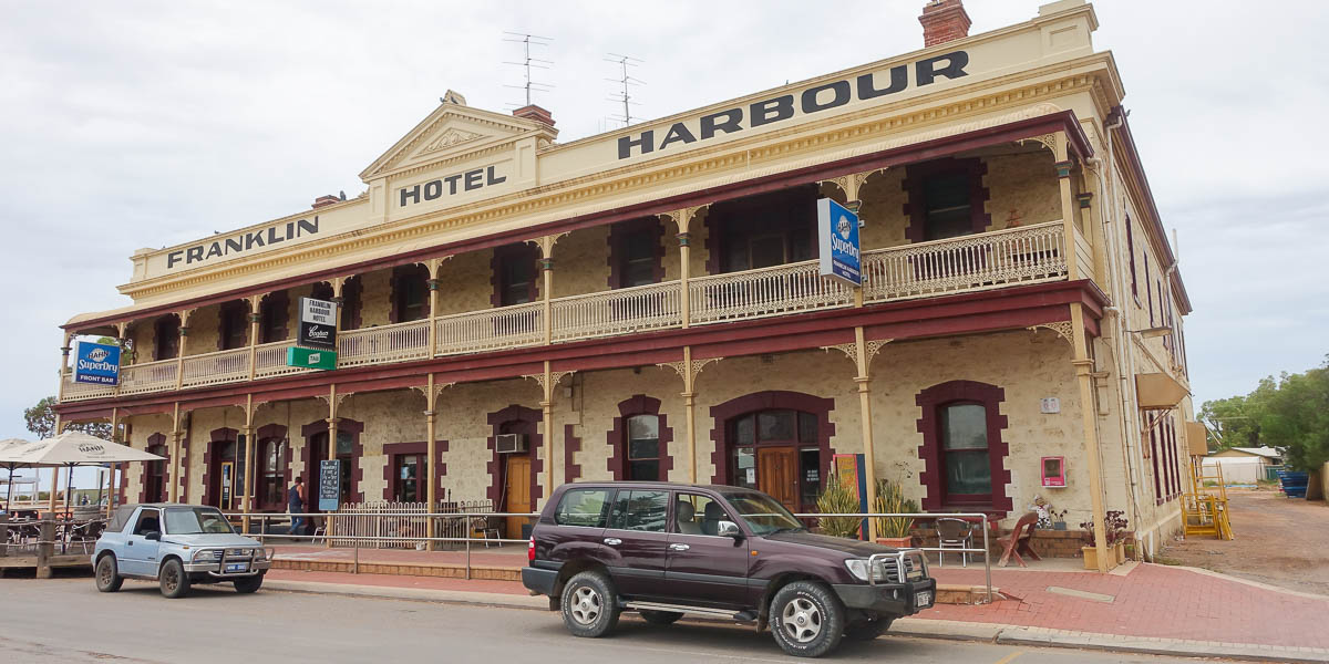 Franklin Harbour Hotel Cowell Photo