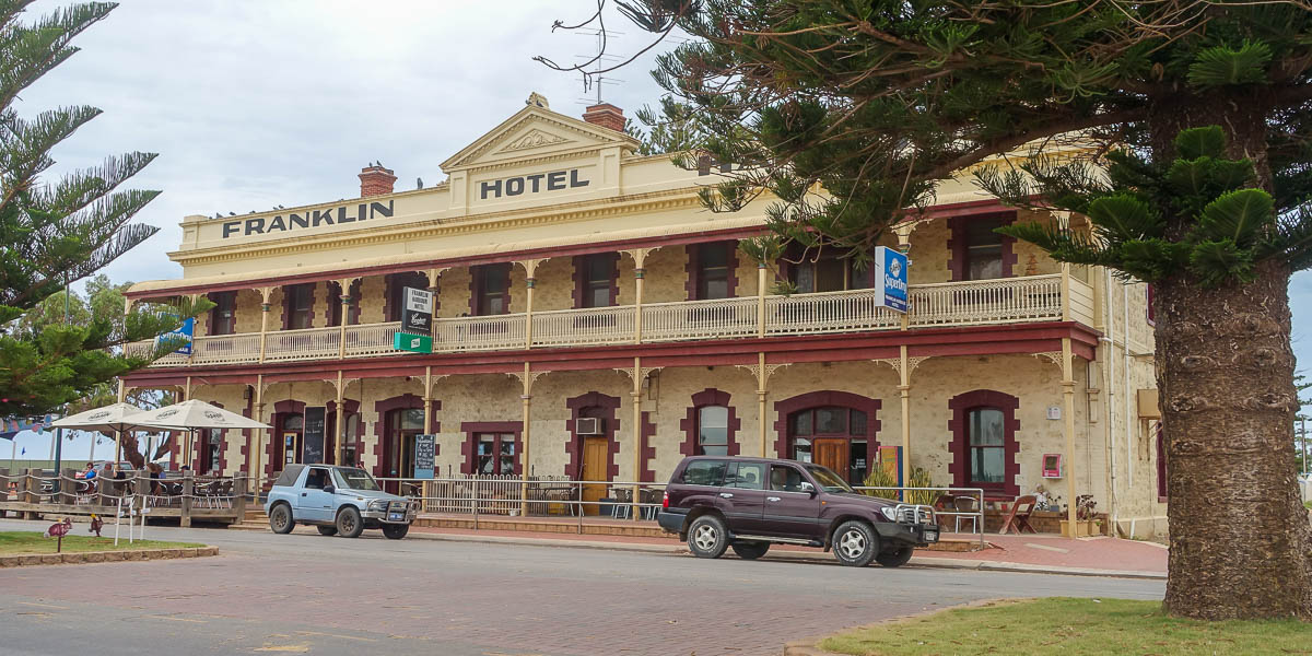 Franklin Harbour Hotel Cowell Photo