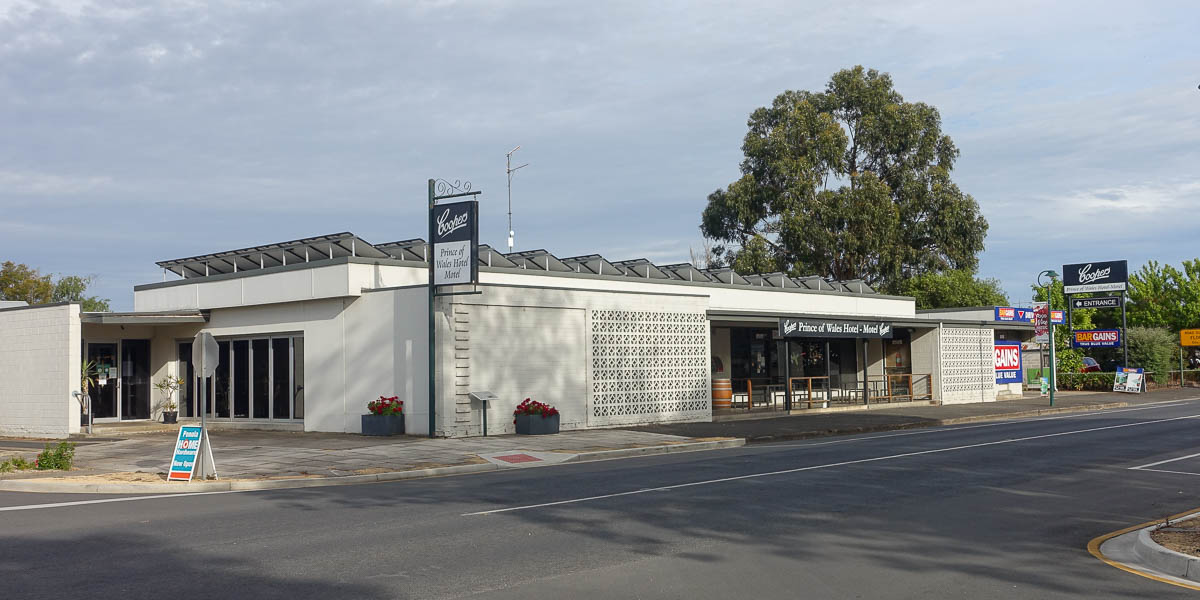 Prince of Wales Hotel Penola Photo