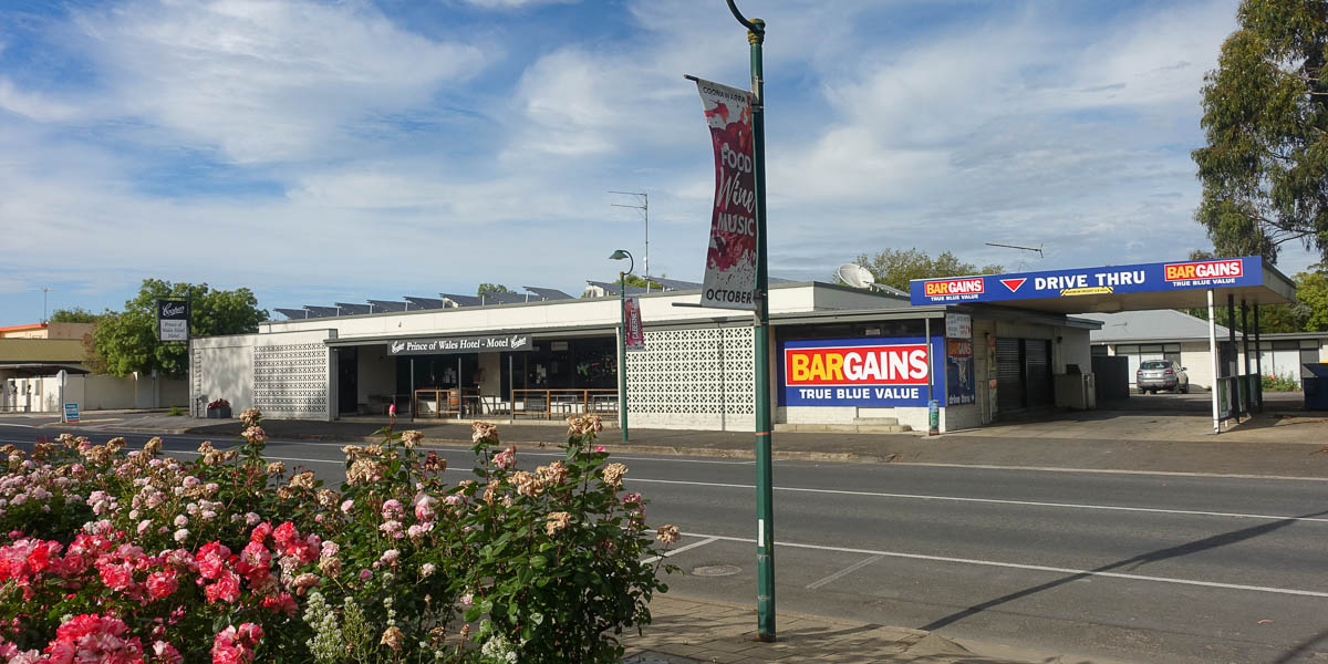 Prince of Wales Hotel Penola Photo