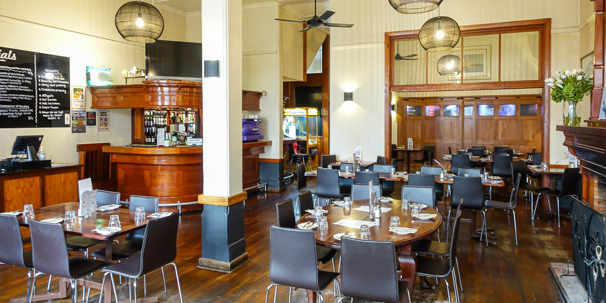 Royal Family Hotel Photo