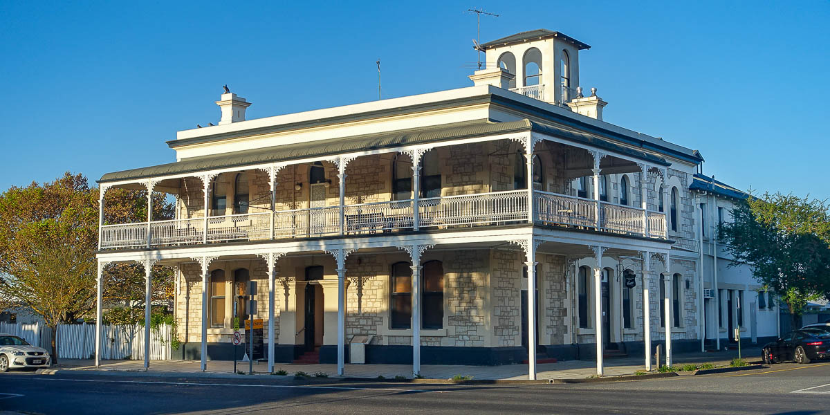 Royal Oak Hotel Penola Photo