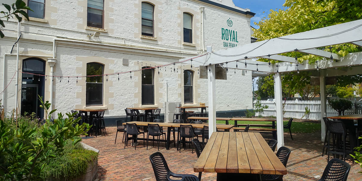 Royal Oak Hotel Penola Photo