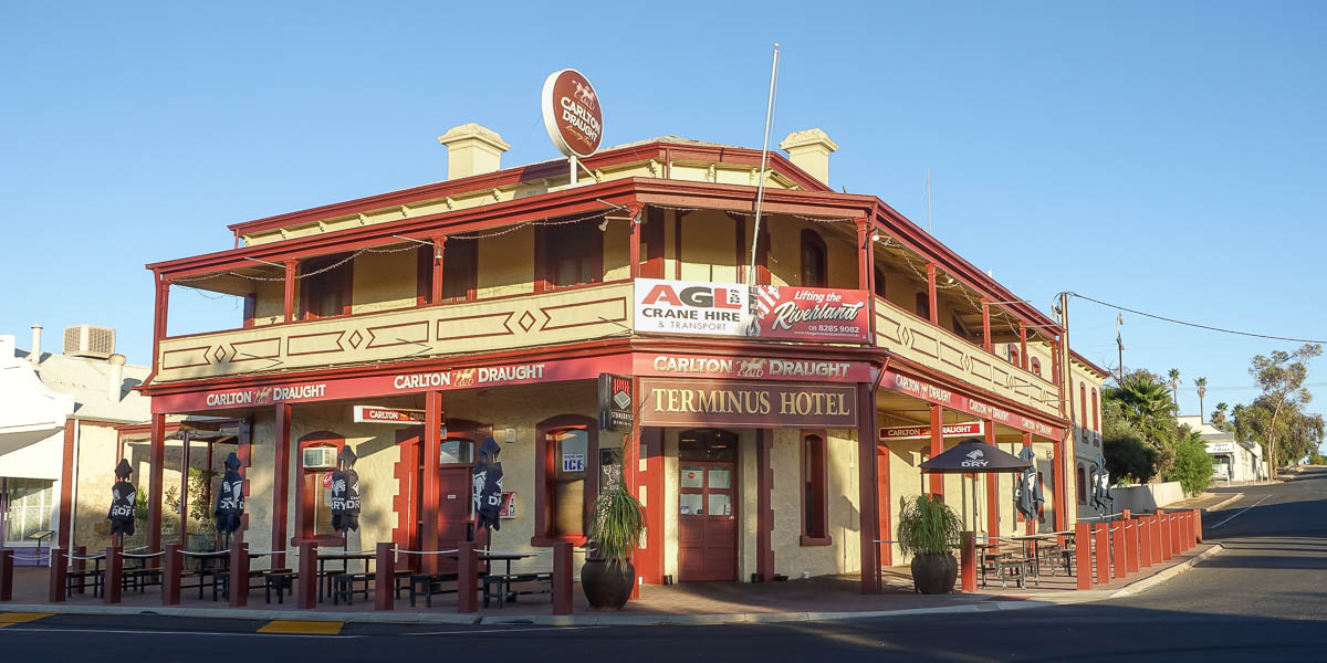 Terminus Hotel Morgan Photo